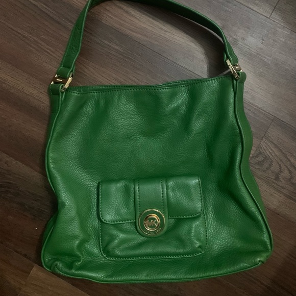 Michael Kors Push Lock Shoulder Tote Genuine Pebble Leather EUC - Picture 1 of 8